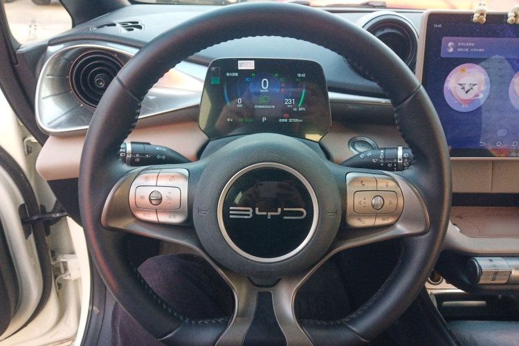 比亚迪 海豚 2024款 荣耀版 420km 自由版中控内饰13