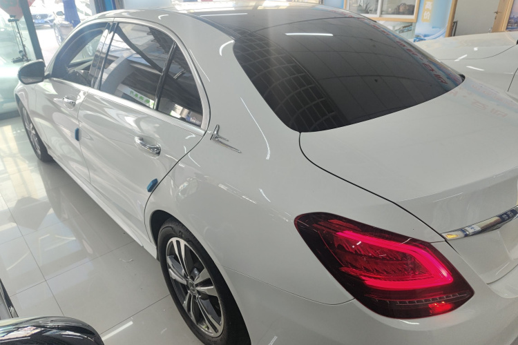奔驰C级 2021款 C 200 L 时尚型运动版车身外观4