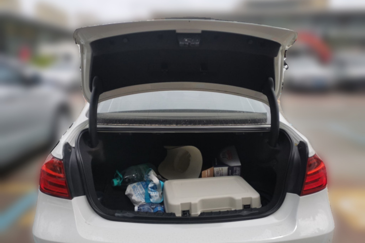 宝马3系 2013款 改款 320Li 豪华设计套装局部细节23