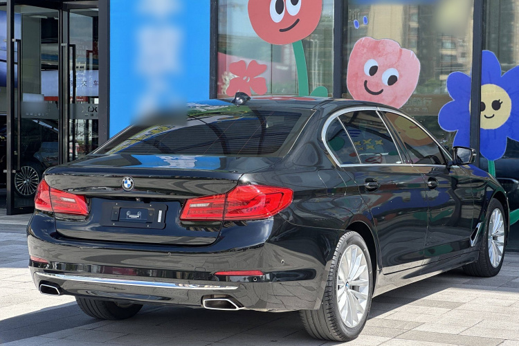 宝马5系 2020款 530Li 尊享型 豪华套装车身外观6006