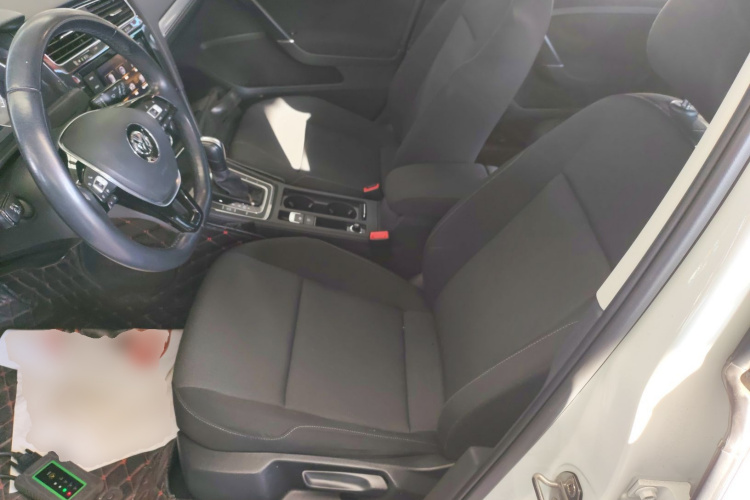 大众 高尔夫 2019款 200TSI DSG舒适进取版 国VI中控内饰19