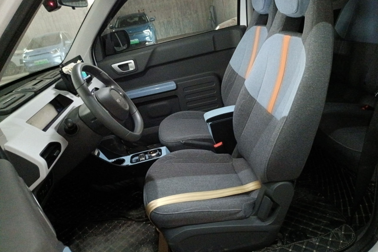 吉利银河 2023款 熊猫mini 200km 耐力熊中控内饰19