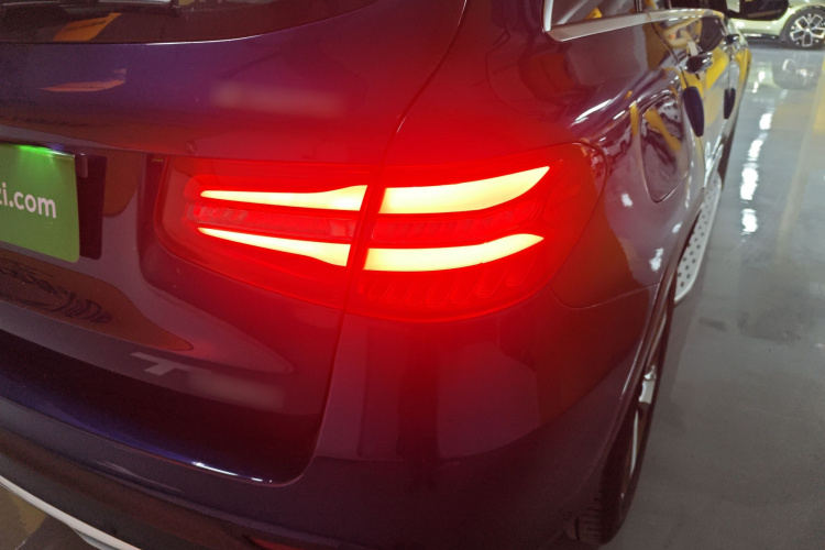 奔驰GLC 2016款 GLC 300 4MATIC 动感型车身外观9