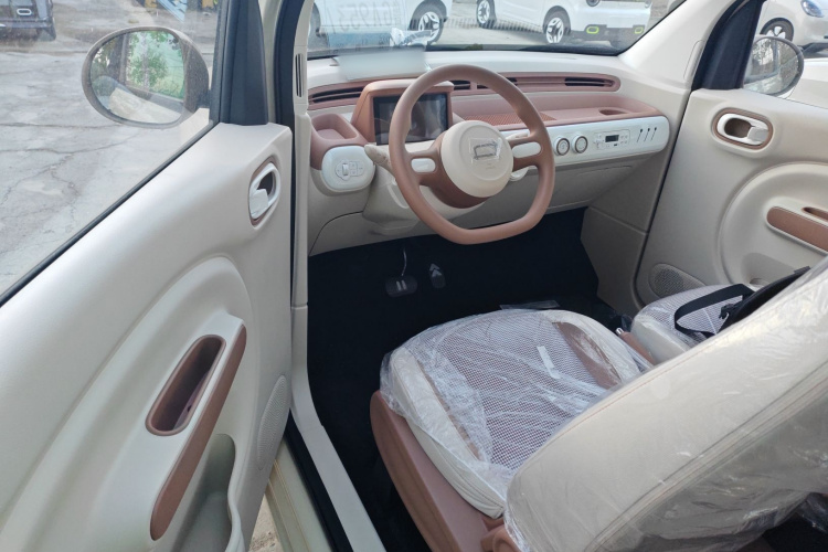 奔腾小马 2026款 222km 萌趣马 Plus中控内饰7003