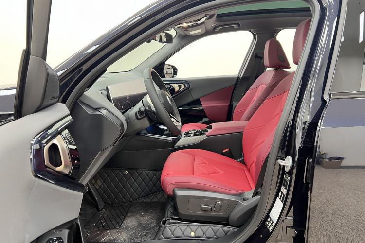 宝马X3 2025款 xDrive30L 领先型 M运动曜夜套装中控内饰7001