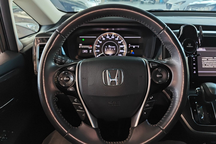本田 艾力绅 2016款 2.4L 豪华版中控内饰13