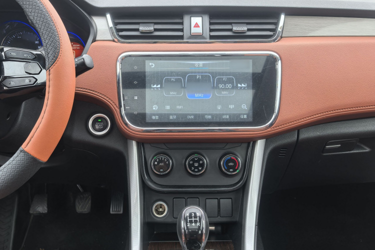 北汽幻速S3 2016款 S3L 1.5L 手动尊贵型局部细节16