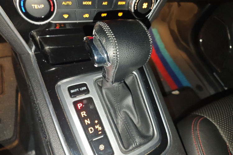 猎豹汽车 猎豹CS10 2017款 1.5T CVT尊贵型局部细节18