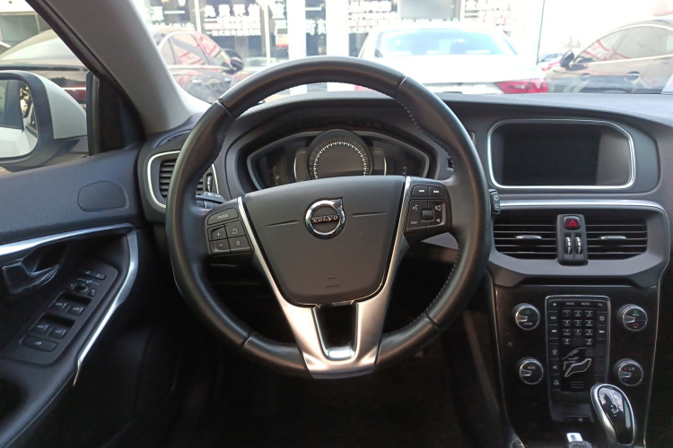 沃尔沃V40 2017款 T3 智逸版局部细节13