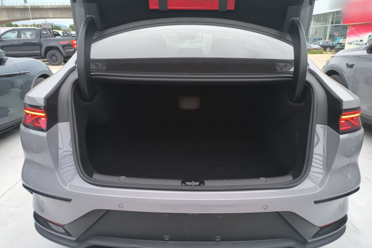 比亚迪 汉 2025款 EV 701KM激光雷达智驾型机舱底盘23