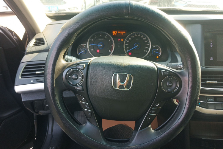 本田 歌诗图 2016款 2.4L 豪华版中控内饰13