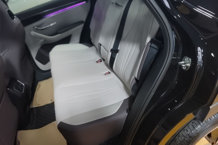 比亚迪 宋PLUS新能源 2025款 EV 智驾版 520km 尊贵型中控内饰21