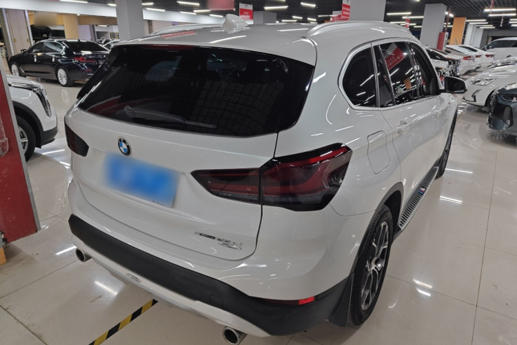 宝马X1 2020款 sDrive20Li 尊享型车身外观7