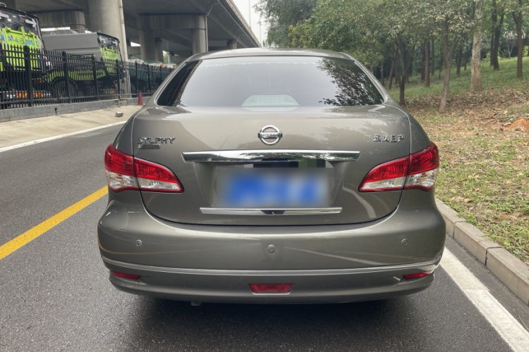 日产 轩逸 2019款 经典 1.6XE+ 手动智联领先版车身外观6004