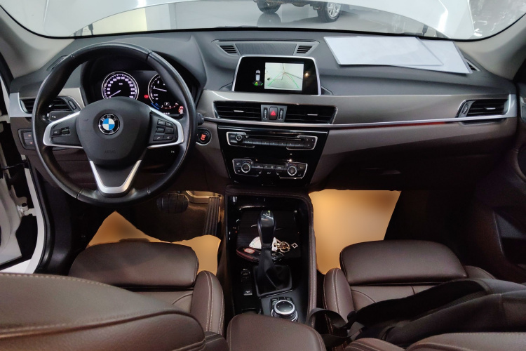 宝马X1 2018款 xDrive20Li 尊享型中控内饰12