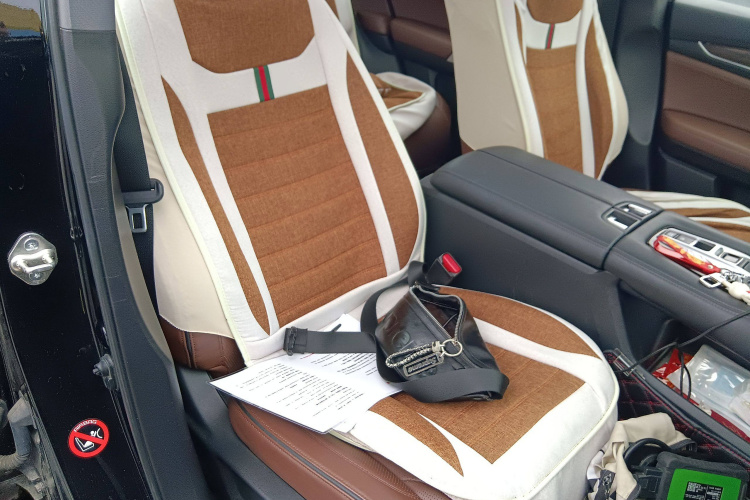 本田UR-V 2017款 370TURBO 两驱尊贵版 国V局部细节41