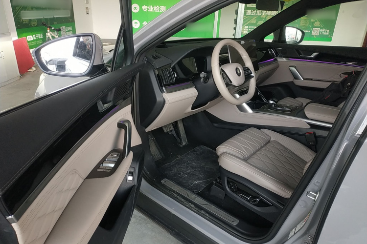 比亚迪 唐新能源 2025款 智驾版 DM-i 115KM 旗舰型中控内饰7003