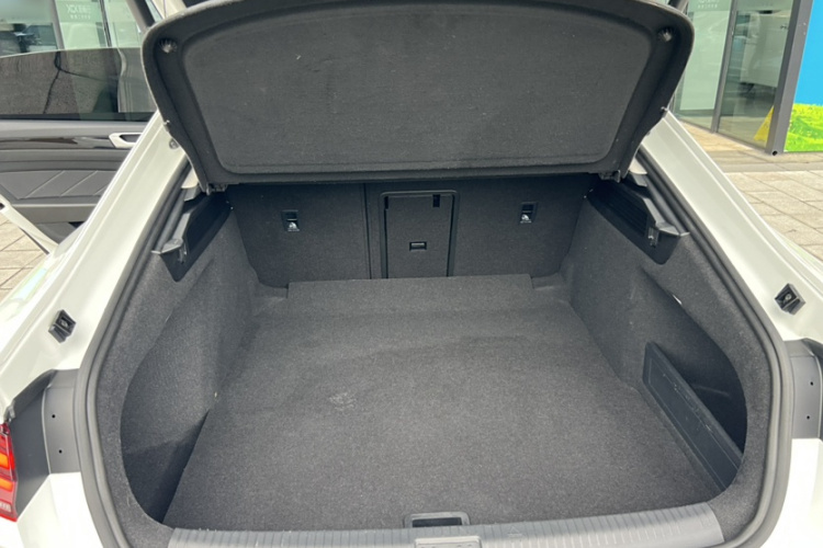 一汽-大众CC 2021款 380TSI 夺目版中控内饰7008