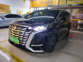 腾势D9 2025款 DM-i 智驾版 1020 四驱尊贵型