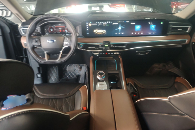 福特 探险者 2023款 EcoBoost 285 四驱钛金版 7座中控内饰7002