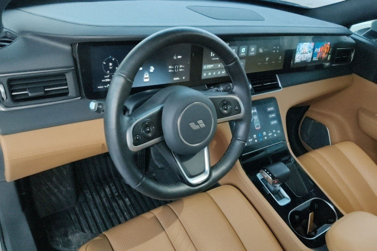 理想汽车 理想ONE 2020款 增程6座版中控内饰12