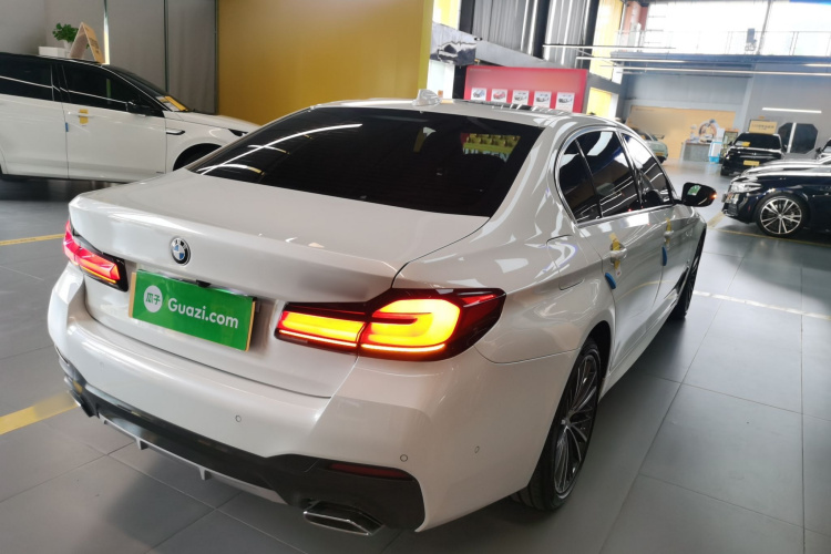 宝马5系 2023款 530Li 领先型 M运动套装车身外观7