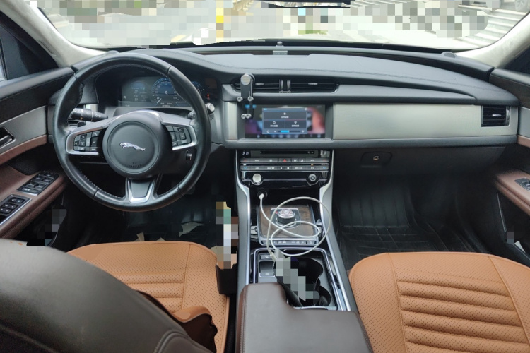 捷豹XFL 2018款 XFL 2.0T 250PS 豪华版中控内饰12