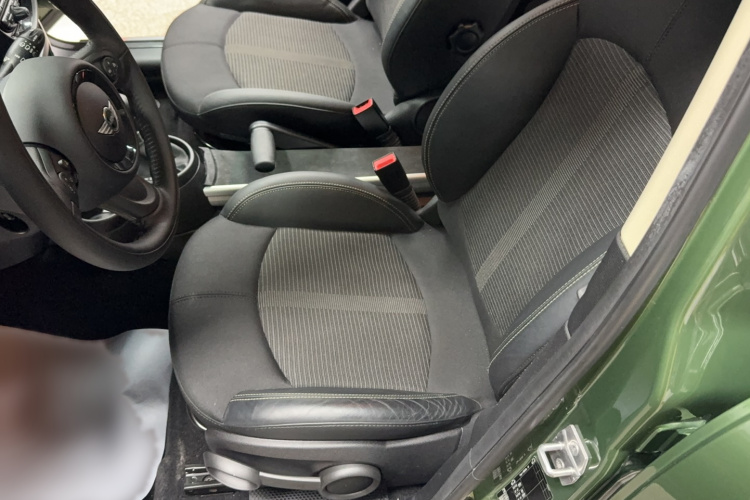 MINI Countryman 2014款 1.6L COOPER Fun局部细节19