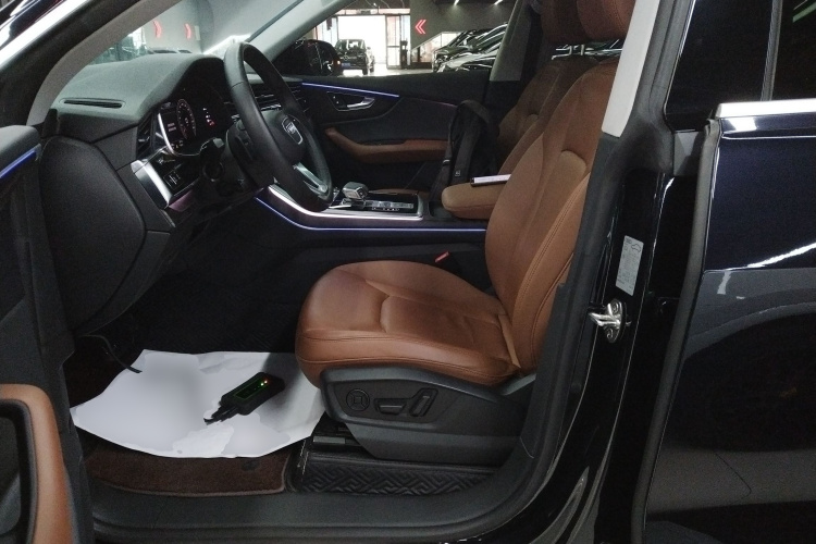 奥迪Q8 2021款 55 TFSI 豪华动感型中控内饰19