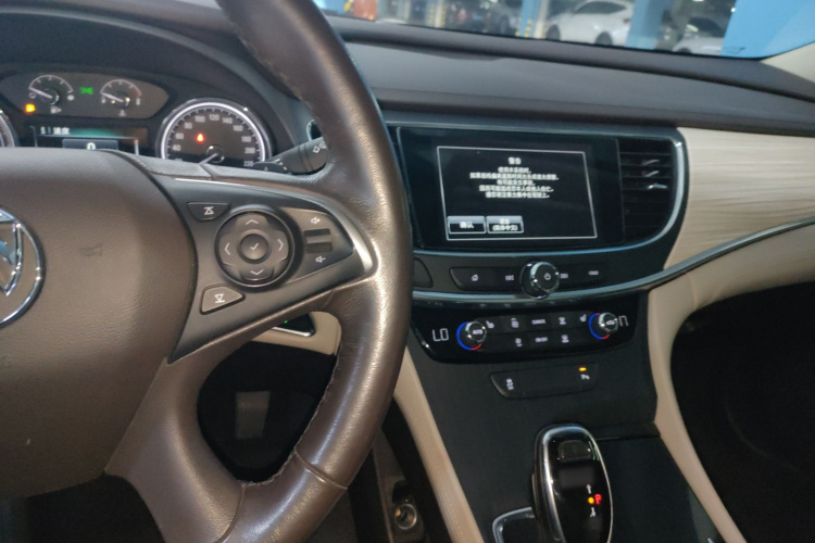 别克 君越 2018款 30H 精英型中控内饰7002