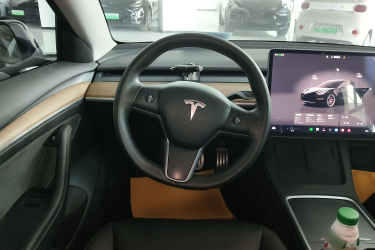 特斯拉 Model 3 2022款 Performance高性能全轮驱动版局部细节13