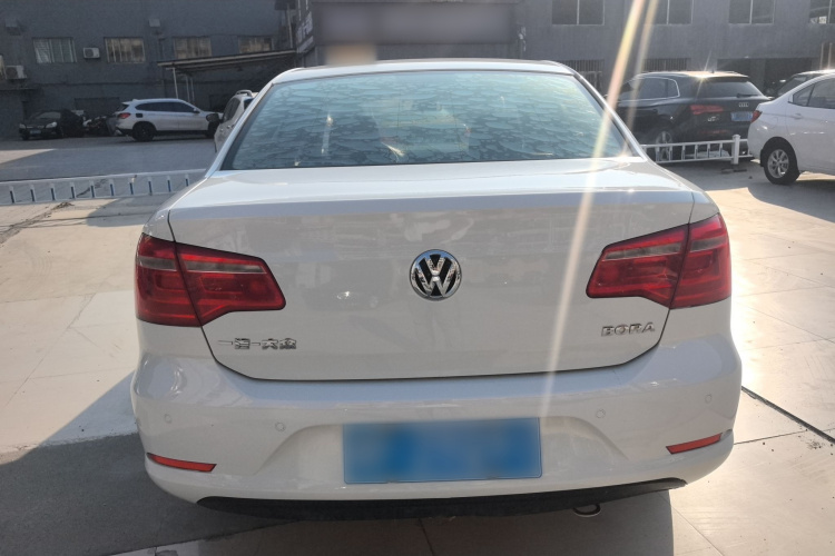 大众 宝来 2014款 1.6L 自动舒适型车身外观6