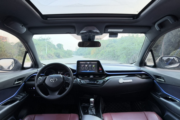 丰田C-HR 2018款 2.0L 领先天窗版 国V中控内饰7005