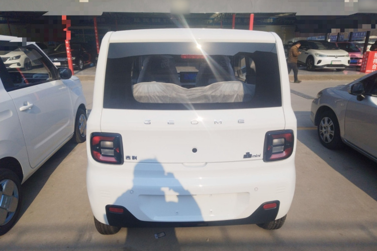 吉利银河 2024款 熊猫mini 200km 耐力熊车身外观6