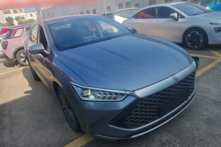 比亚迪 秦PLUS 2021款 DM-i 55KM 旗舰型车身外观3