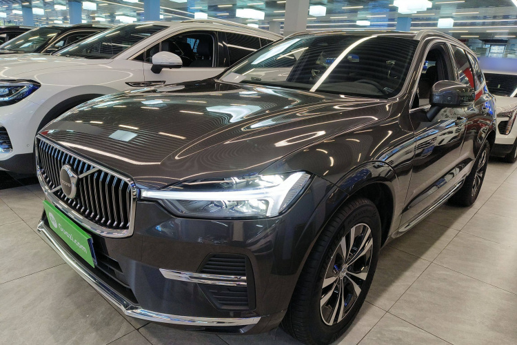 沃尔沃XC60 2025款 B5 四驱智逸豪华版车身外观1