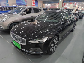沃尔沃S90新能源 2025款 插电式混动 四驱长续航智雅豪华版