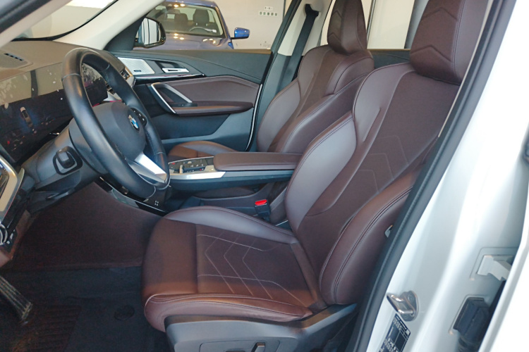 宝马X1 2023款 sDrive25Li X设计套装中控内饰19