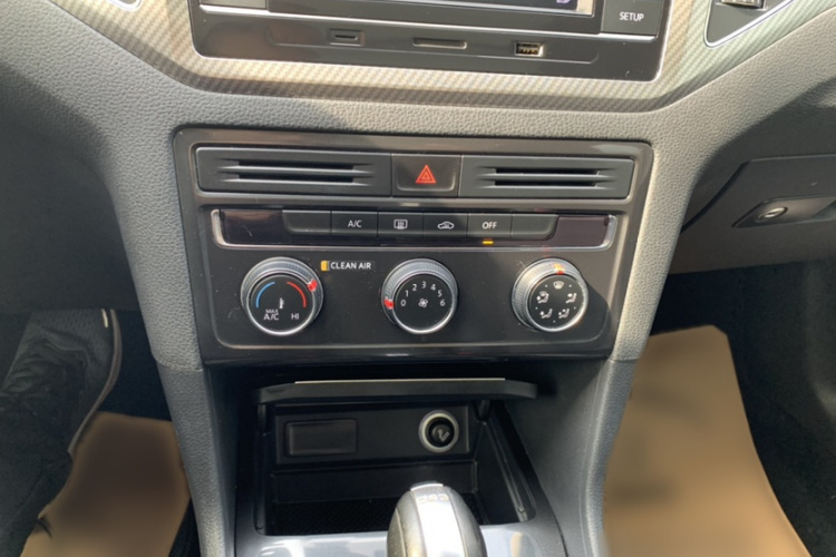 大众 高尔夫·嘉旅 2019款 280TSI 自动好奇型 国V中控内饰7008