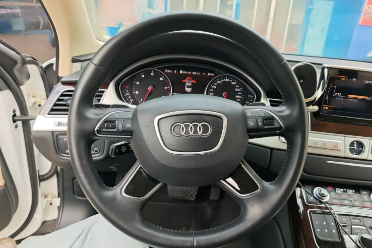 奥迪A8 2013款 A8L 45 TFSI quattro舒适型局部细节13