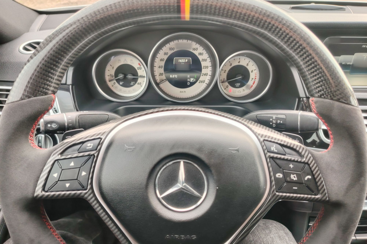 奔驰E级 2015款 改款 E 180 L 运动型局部细节13