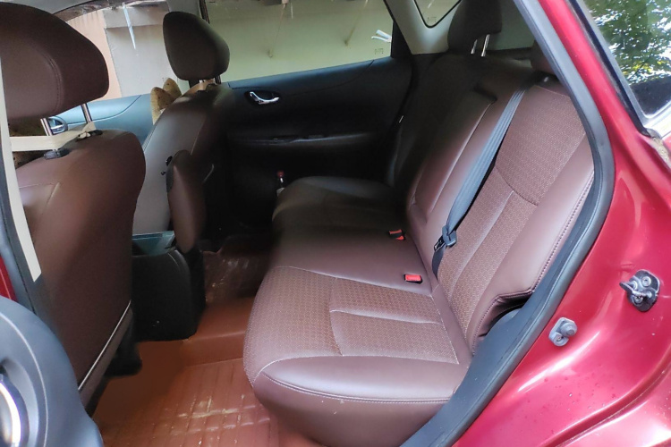 日产 骐达TIIDA 2013款 1.6L CVT酷咖版中控内饰7004