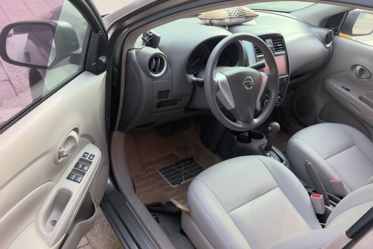 日产 阳光 2015款 1.5XE CVT舒适版中控内饰20