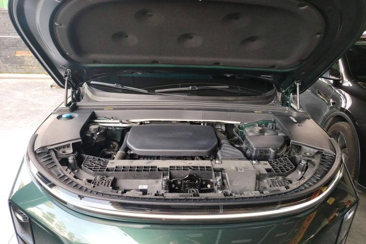 理想汽车 理想L6 2024款 Pro机舱底盘24