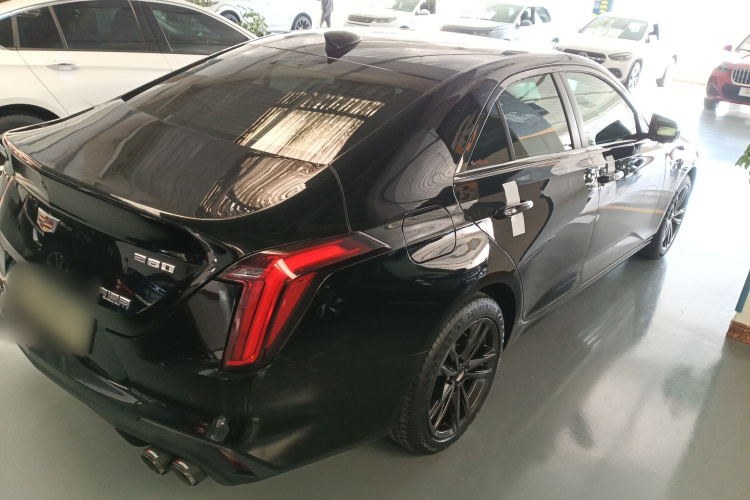 凯迪拉克CT4 2023款 25T 豪华型车身外观7