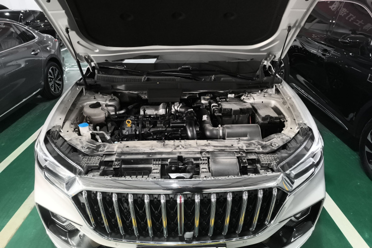 红旗HS5 2022款 改款 2.0T 智联旗享四驱版机舱底盘24