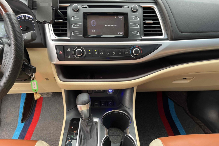 丰田 汉兰达 2021款 2.0T 四驱精英版 7座局部细节18