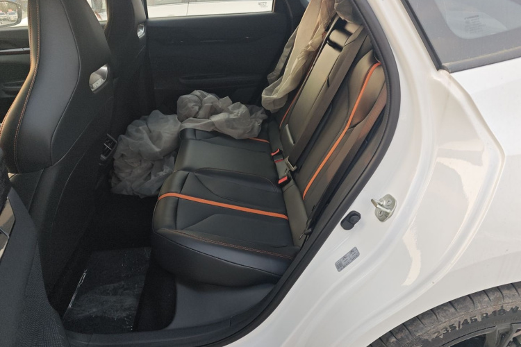 长安UNI-V 2024款 1.5T 尊贵型中控内饰21