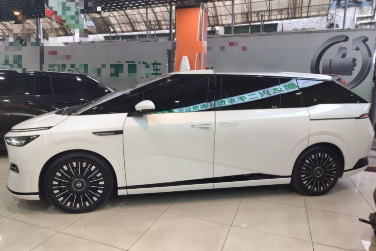小鹏X9 2025款 740超长续航 Max车身外观6003