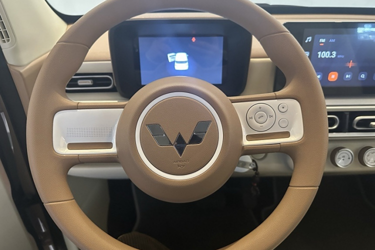 五菱汽车 宏光MINIEV 2024款 第三代 215km 进阶版中控内饰7001